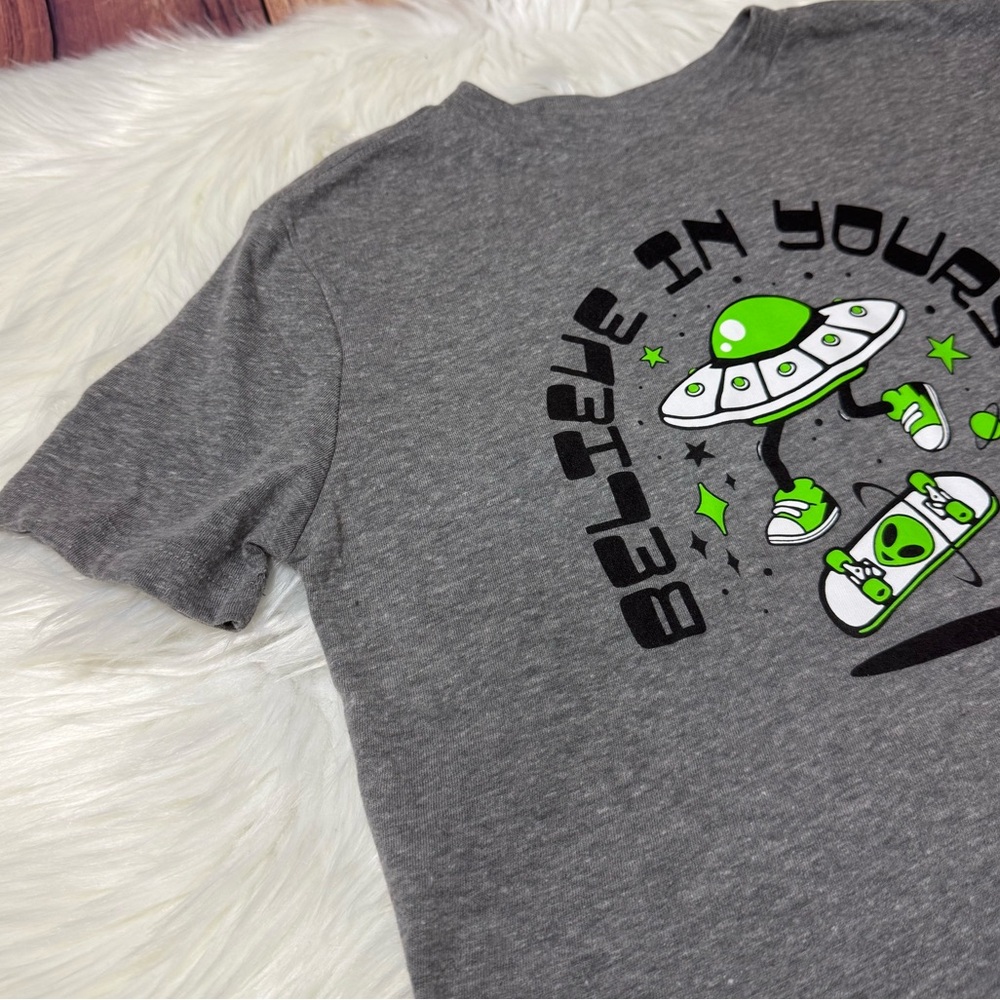 Old Navy Youth Boy Size Small (6-7) Charcoal Gray Shirt With Spaceship Image - Picture 7 of 12